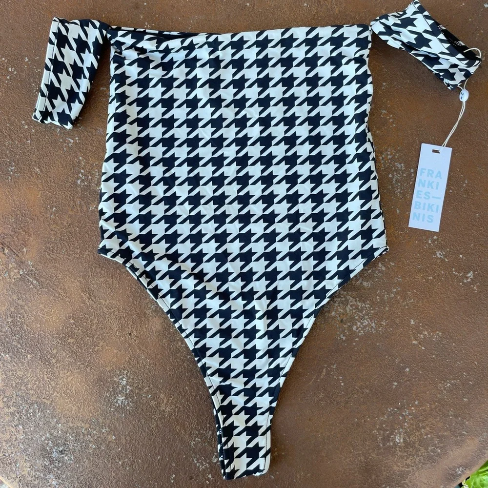 NWT Frankie’s bikinis every woman one piece